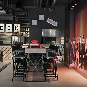 Moxy Дюссельдорф