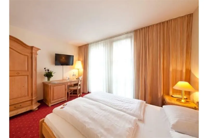 ****  Hotel Madison Дюссельдорф Германия